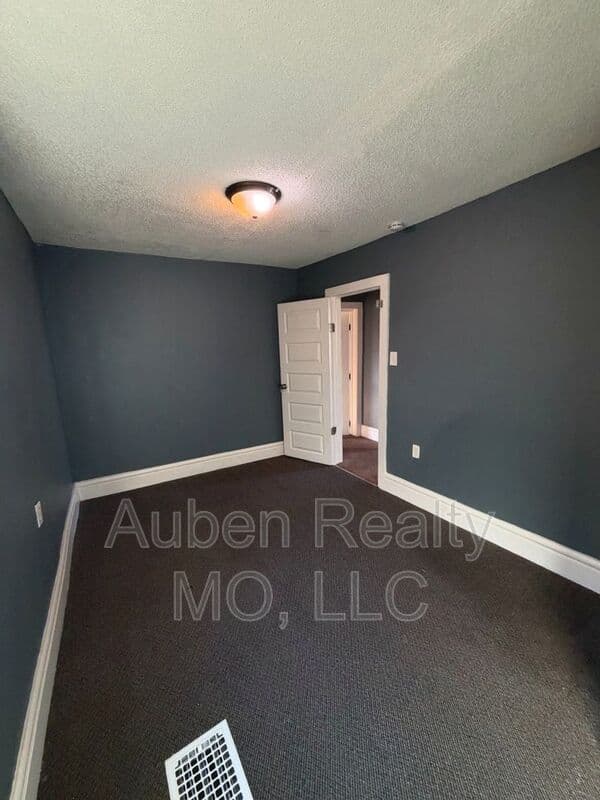 Kansas City House: 2600 Euclid Ave