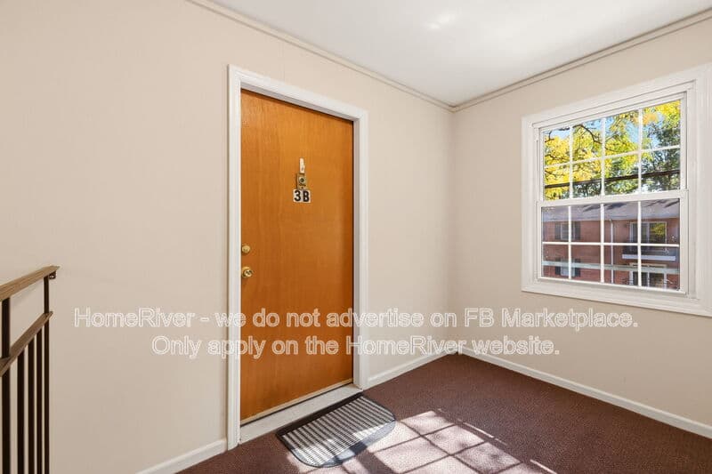 Bloomfield Condo: 42 John St