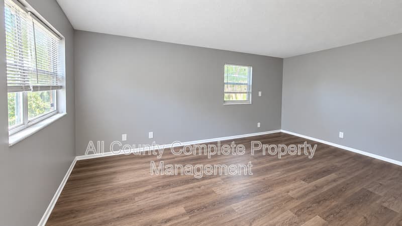 Jacksonville House: 3319 Hunt St