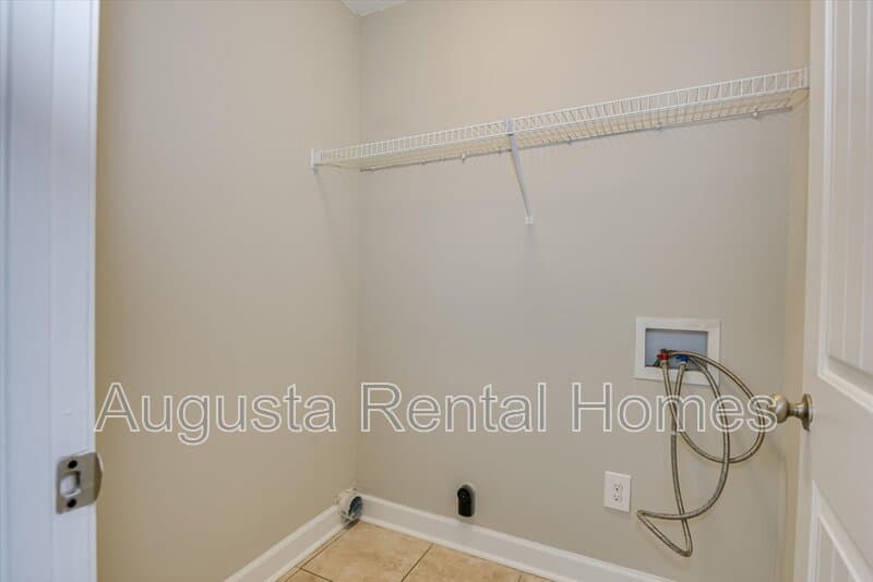 Augusta Townhome: 2905 Arrowhead Drive - E10