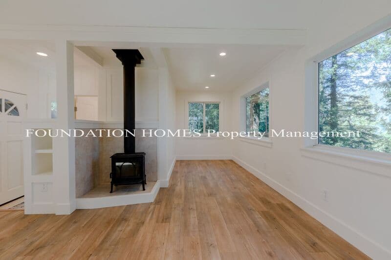 Mill Valley House: 20 Hamilton Ln.