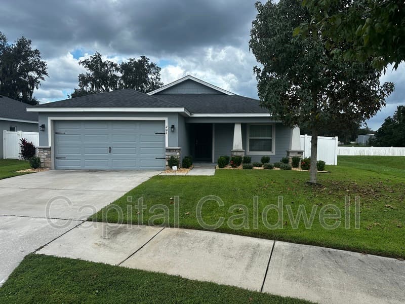 Seffner House: 201 Serena Ridge Dr