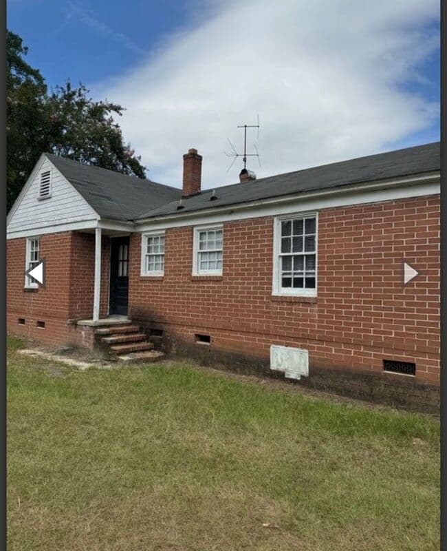Orangeburg House: 1286 Union St