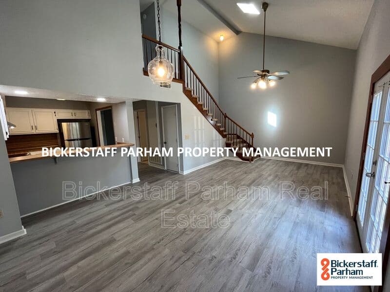Columbus House: 6360 Olde Town Drive