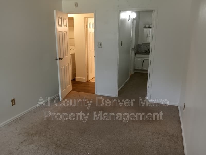 Golden Condo: 1300 Golden Circle - 103B