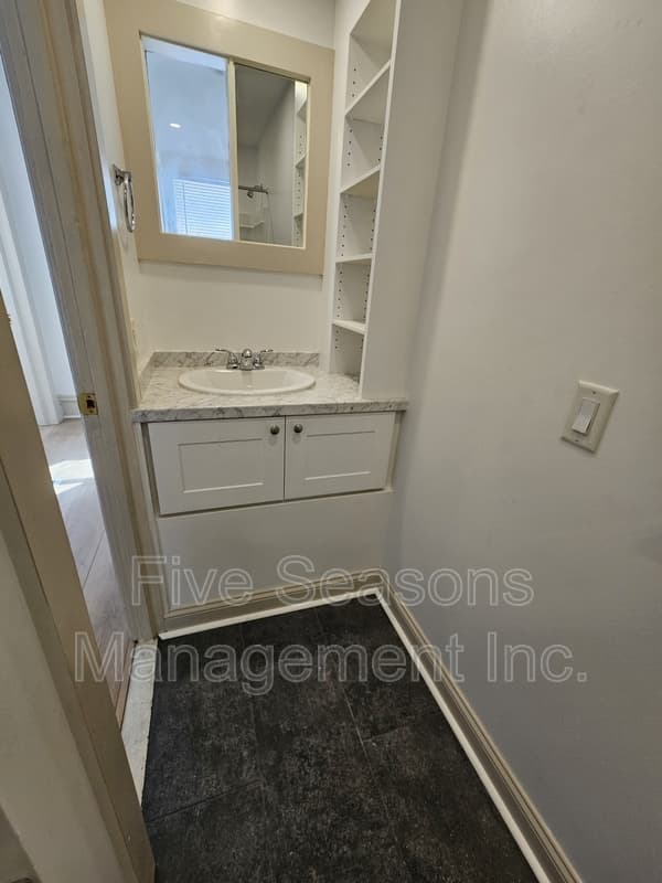 Burlington Condo: 206-208 North Champlain Street - 208