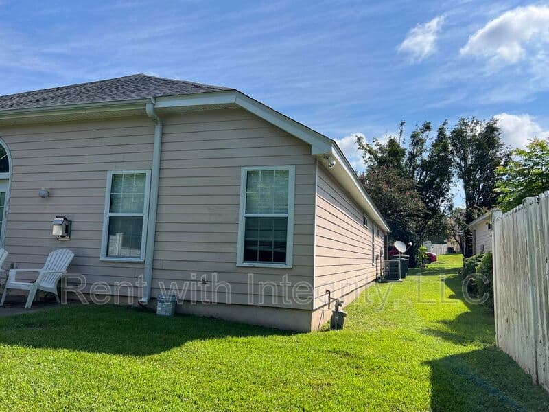 Tallahassee House: 1060 Kingdom Drive