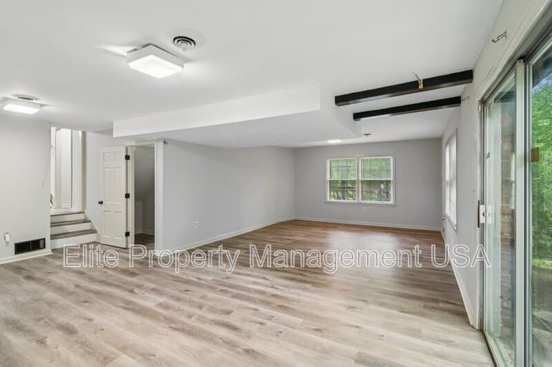 Atlanta House: 2600 Lantern Lane