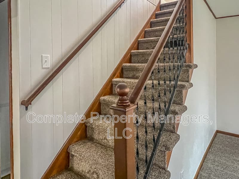 Owatonna House: 118 Franklin Avenue