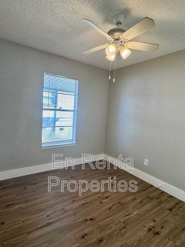 Ft Worth House: 716 W Broadus Ave.