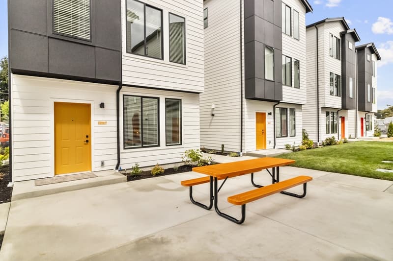 Lakewood Condo: Birds Mill 7535 Grange Street West
