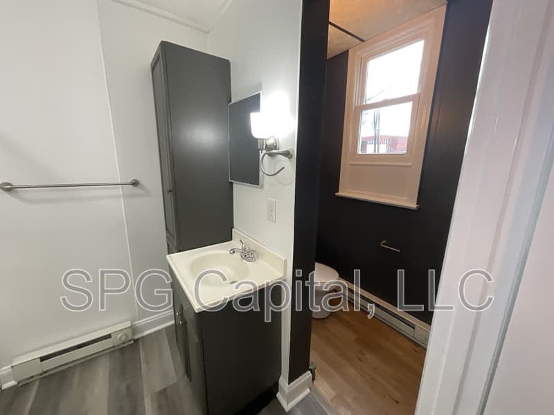 York Condo: 618 Salem Ave, York - 1st Fl