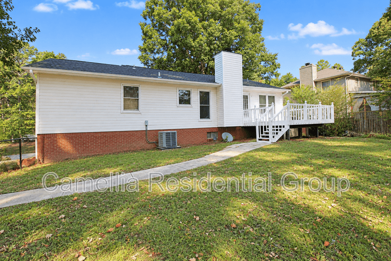Calera House: 120 Southern Hills Circle