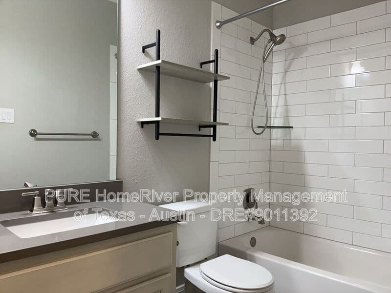 Leander House: 2416 Belen Dr