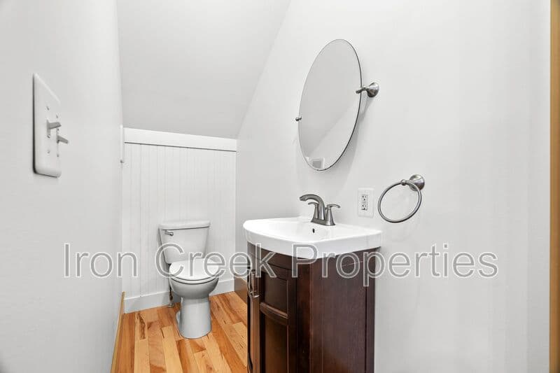 Asheville House: 337 Sand Hill Rd