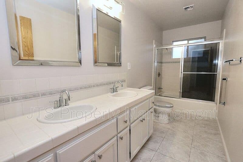 Fair Oaks House: 8520 Emperor Drive