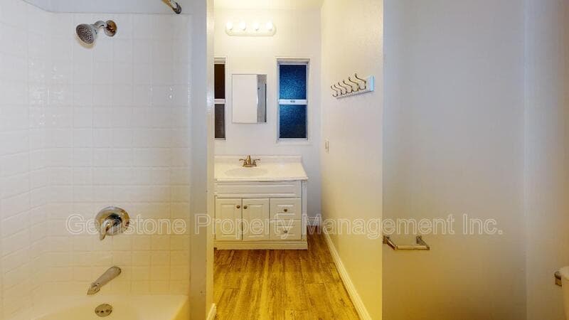 San Diego House: 5017 College Ave