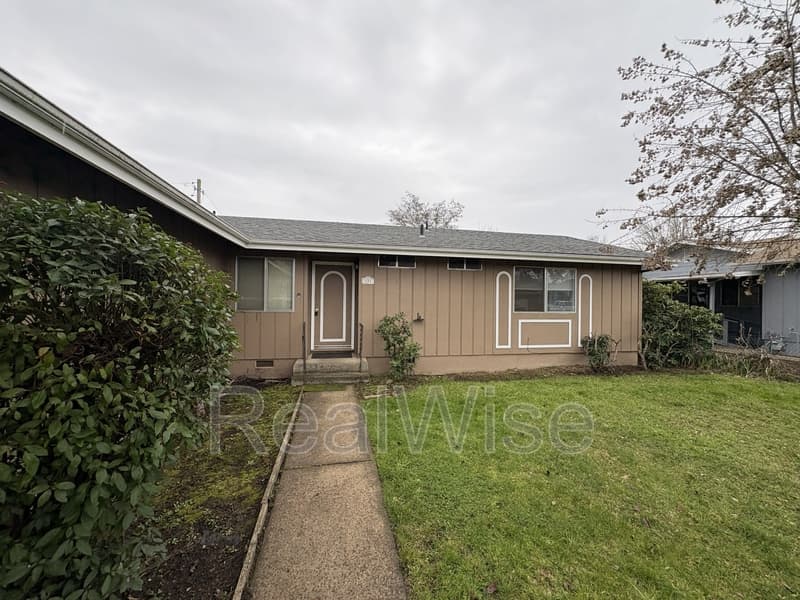 Sutherlin House: 231 Hawthorne St