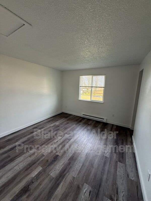 Portland House: 3889 NE 152nd Ave