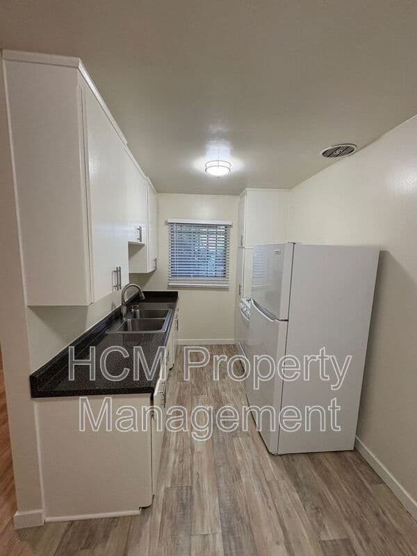 Culver City House: 4714 Slauson Ave Unit