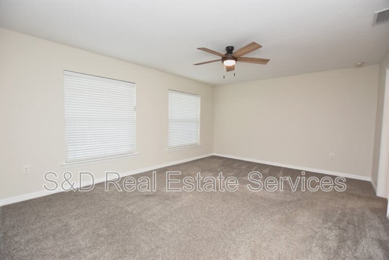 Lakeland House: 5029 1st St. SE