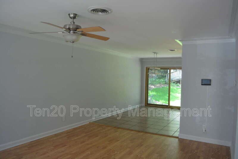 Columbus House: 1815 Marilon Dr