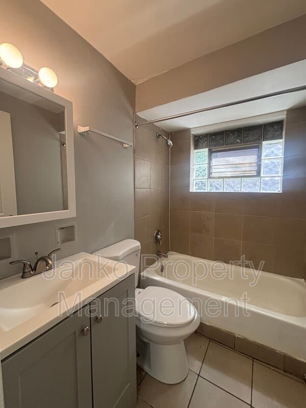 Chicago Condo: 6435 S Evans Ave