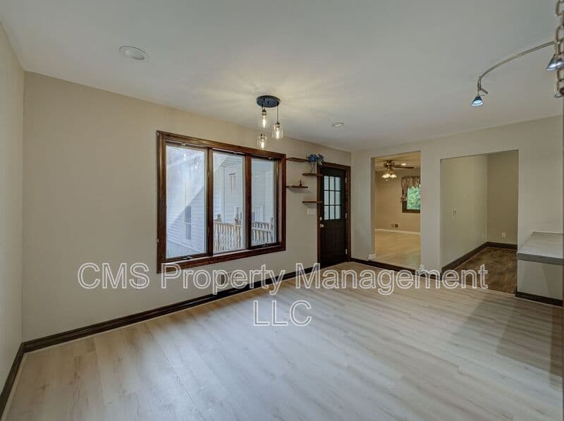 Morganville House: 17 Bauers Ln