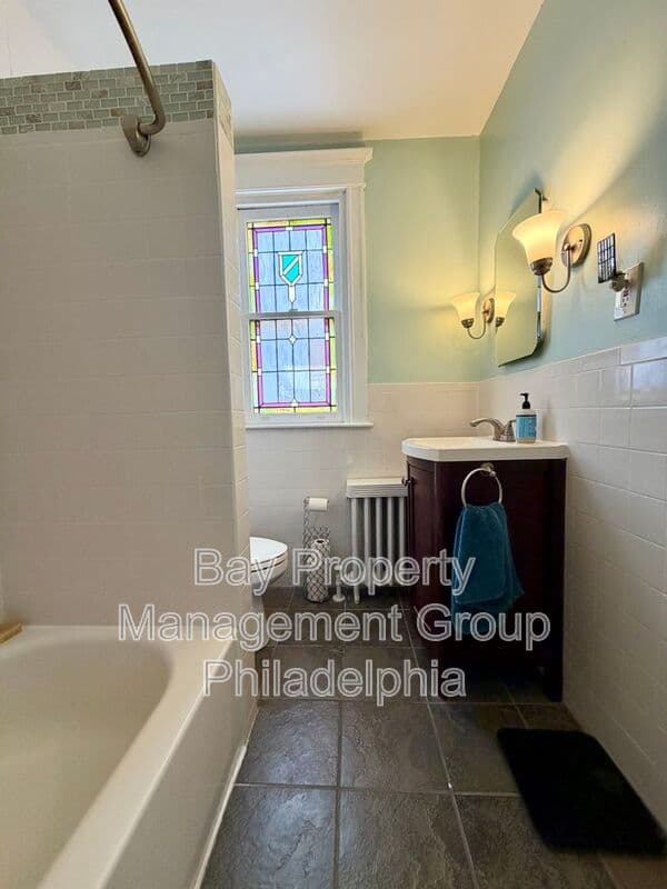Upper Darby House: 216 Glencoe Rd