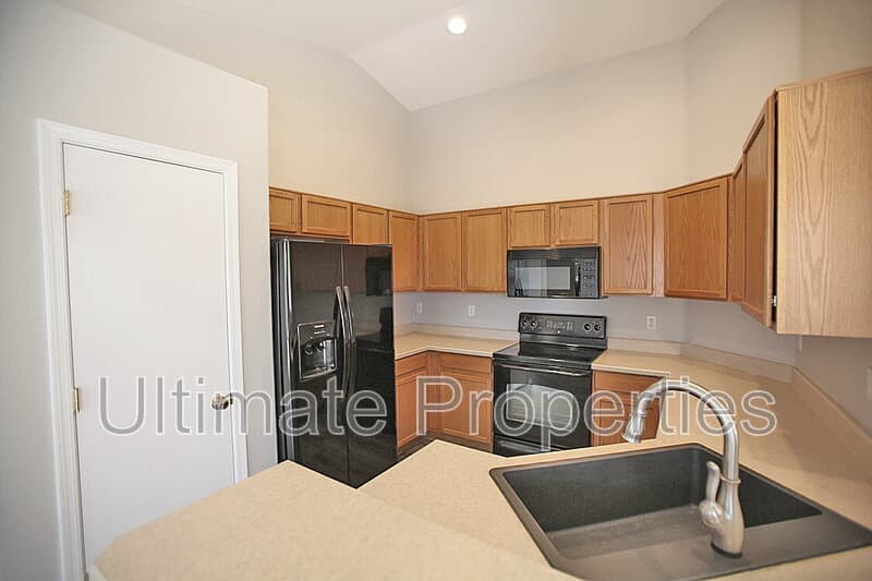 Peoria House: 8023 W Melinda Ln