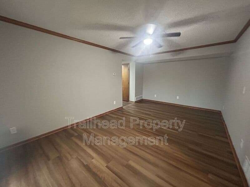 Blue Springs House: 3407 NW Duncan Rd