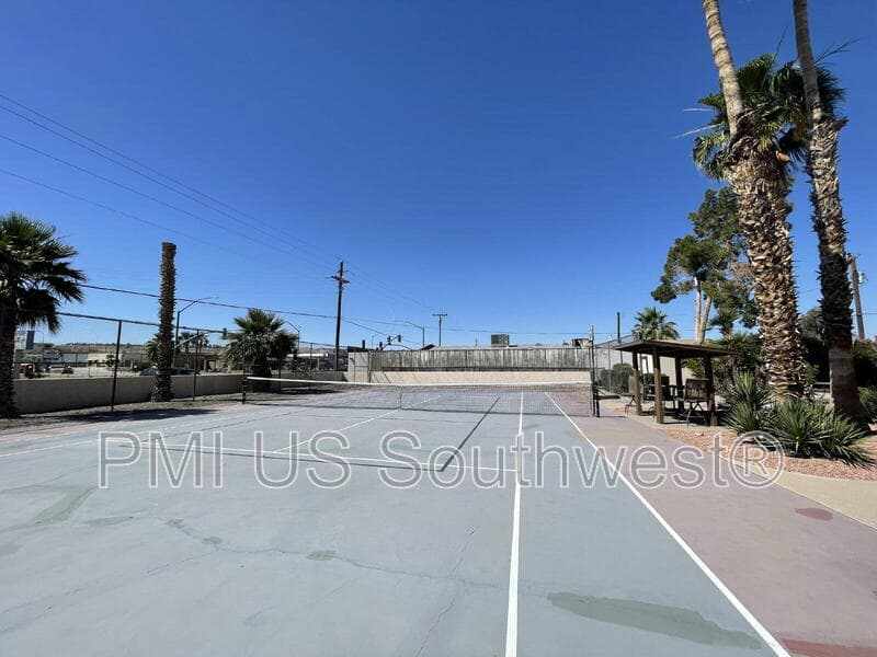 Bullhead City Condo: 1611 Highway 95