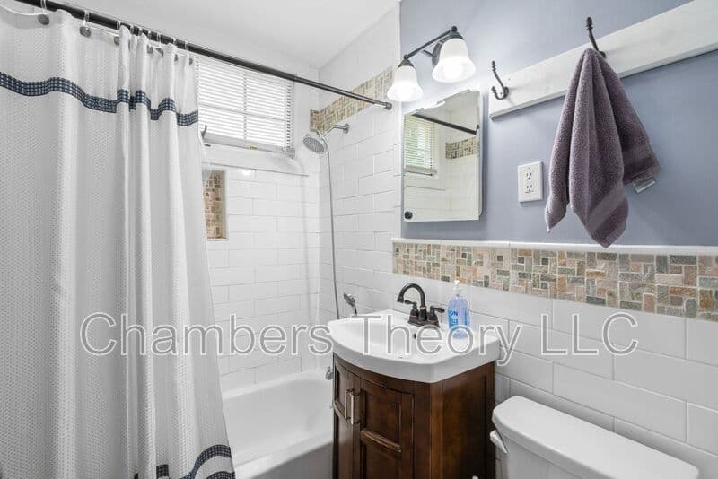 Silver Spring House: 3904 Lantern Dr