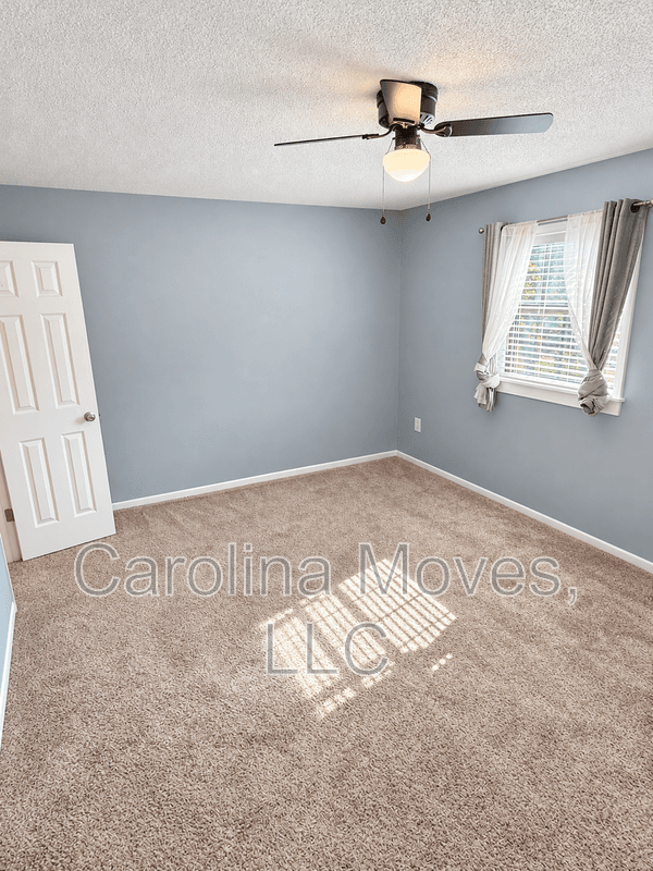 Taylors Townhome: 812 Reid School Rd.