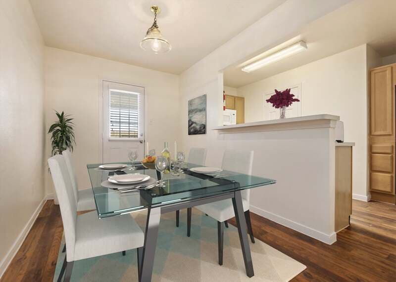 Dickinson Townhome: 2102 St Lucia Calle
