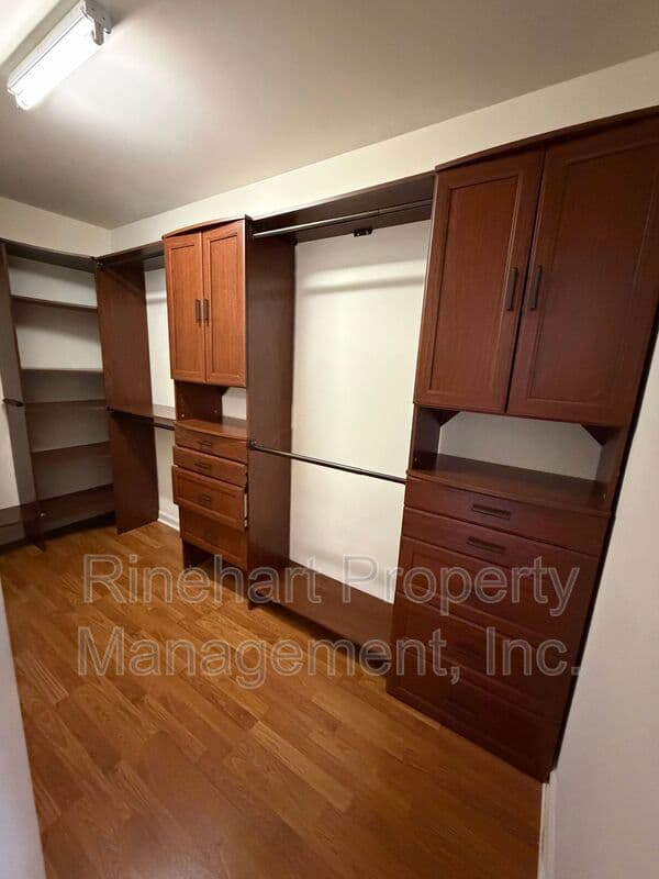 Rock Hill House: 737 Atherton Way