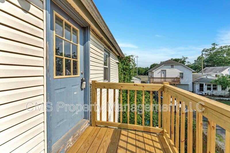 Jamesburg Condo: 37 Hooker St