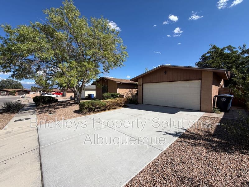 Albuquerque House: 5812 Brahma Dr NW