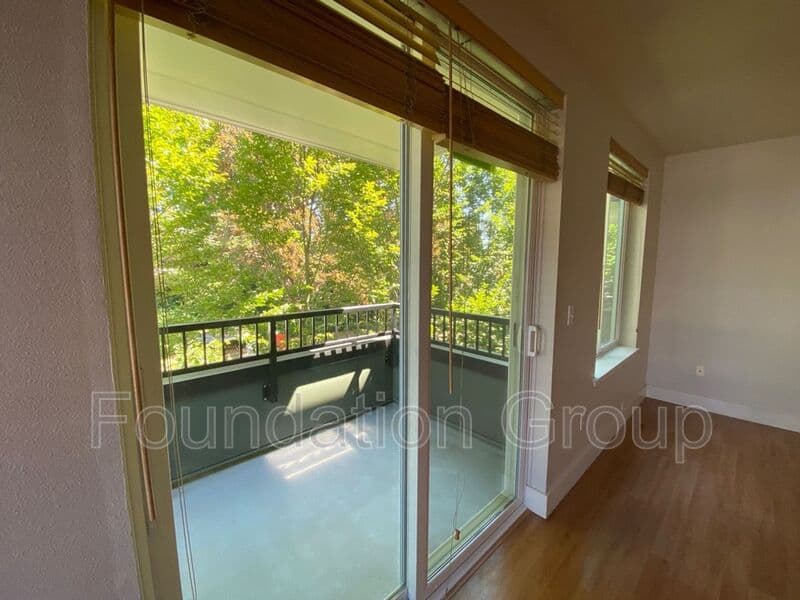 Seattle House: 4038 Stone Way N