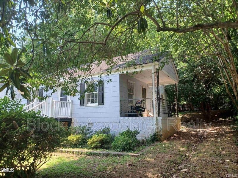 Raleigh House: 706 Van Buren Rd