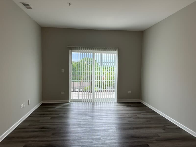 Woodstock Condo: 301 N Madison St