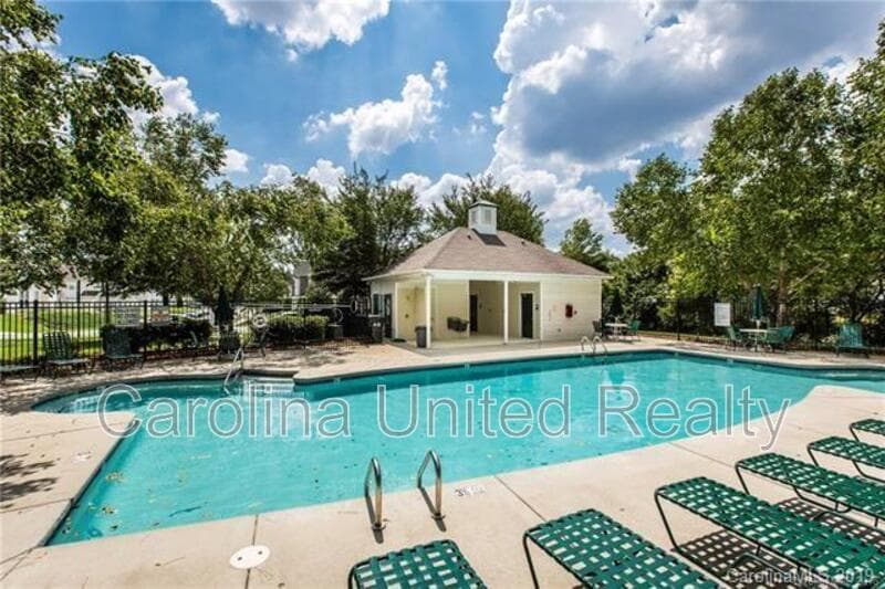 Charlotte Townhome: 14622 Lions Paw St