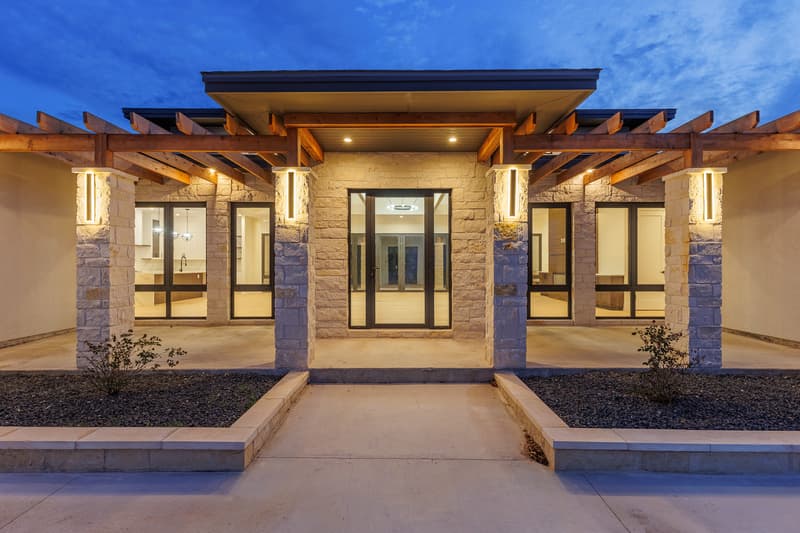 Round Mountain House: 6425 Ranch Road 962 West