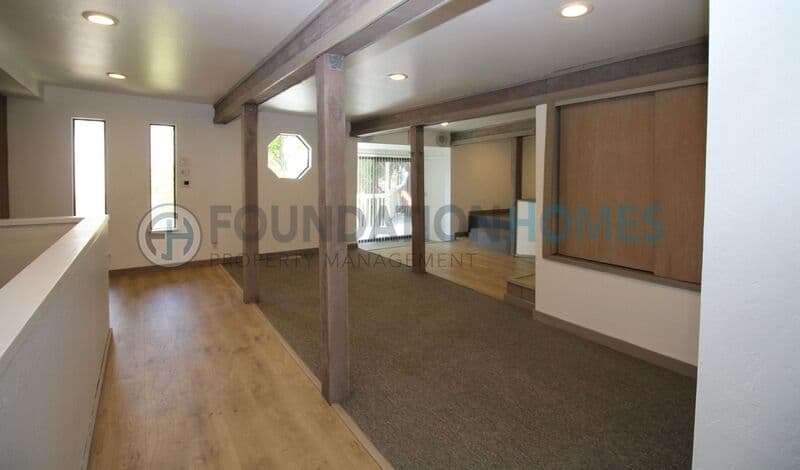 Fairfax House: 93 Live Oak Ave