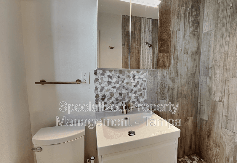 Tampa House: 311 W Fern St