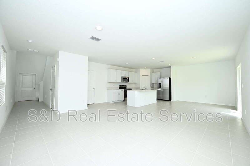 Lakeland House: 7847 Abagail Dr.