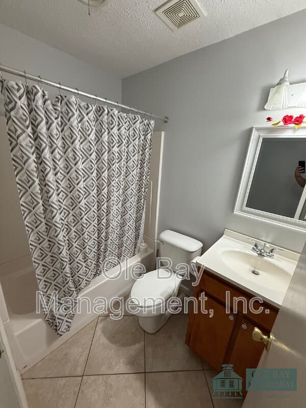 Mobile House: 6201 Three Notch Rd