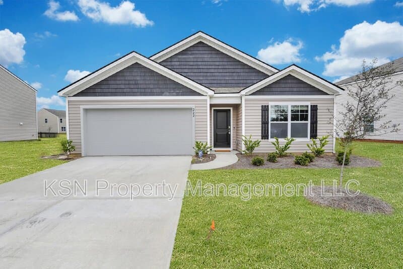 Bloomingdale House: 224 Skylark Rd