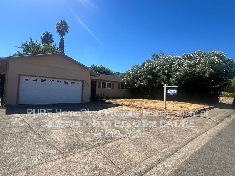 Ukiah House: 571 Chablis Ct
