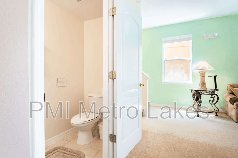 Davenport House: 194 Blue Jay Way